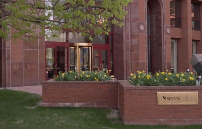 The Sono Bello building in Troy, Michigan. (NBC News)